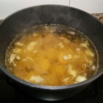 Foto de sopa de lentejas con naranja
