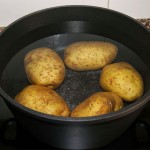 Patatas-con-salsa-de-queso-paso-1