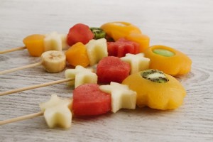 brochetas de fruta para repostería