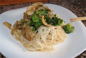 Fideos de arroz con verduras