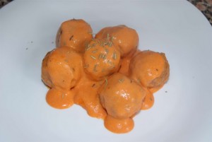 albondigas salsa pimientos