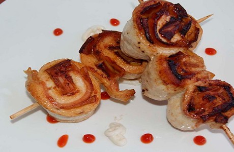 Receta de brochetas de pollo y manzana