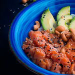 Receta de poke bowl de salmón